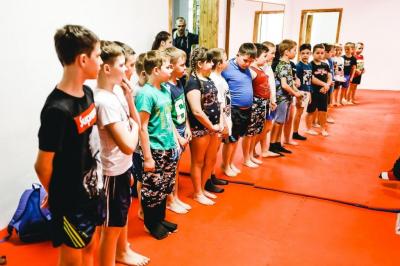 Юные семилукские спортсмены продемонстрировали мастерство тайского боя