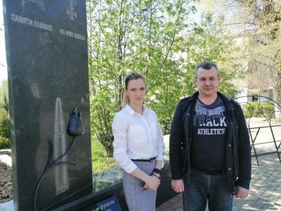 Коллектив ООО «Ника-Петротэк» возложил цветы к памятнику участникам боевых конфликтов