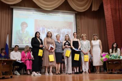 Сотрудники ООО «Ника-Петротэк» поздравили выпускников Семилукского политехнического колледжа с окончанием обучения