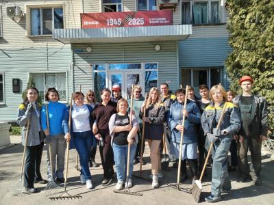 Сотрудники «НИКА-ПЕТРОТЭК» присоединились к весенним субботникам в Семилуках