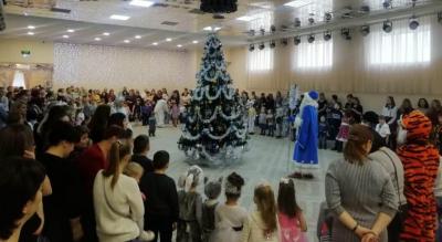 3 января в районном Дворце культуры прошел новогодний праздник для детей сотрудников компании «Ника-Петротэк».