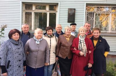 Бывшим сотрудникам-комсомольцам Семилукского огнеупорного завода вручили почетные знаки к 100-летию ВЛКСМ