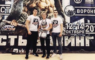 Воспитанник Академии единоборств FIGHT BAZA установил рекорд России в подъёме штанги на бицепс