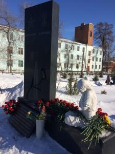 Коллектив «НИКИ-ПЕТРОТЭК» почтил память земляков, исполнявших служебный долг за пределами Отечества