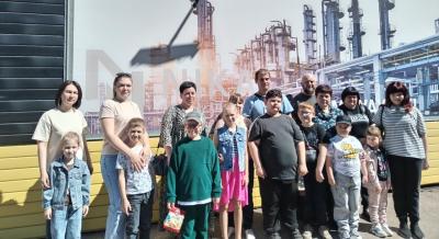 Весной 225 сотрудников семилукского подразделения компании «НИКА-ПЕТРОТЭК» поучаствовали в проекте «Театр выходного дня»