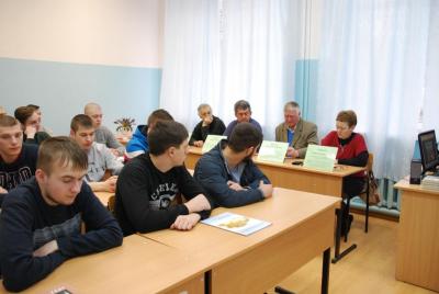 Сотрудники «НИКИ-ПЕТРОТЭК» поделились знаниями и опытом с будущими механиками