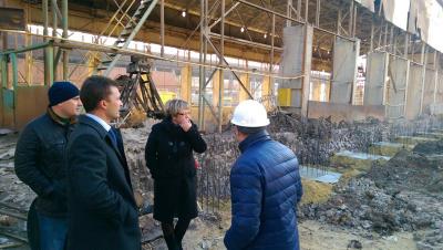 Воронежские власти проинспектировали подготовку к запуску нового производства